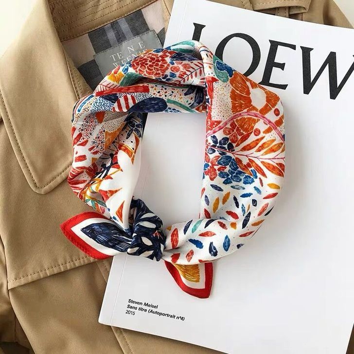 新品】スカーフ 1枚 シルクスカーフ プリーツスカーフ 花柄スカーフ