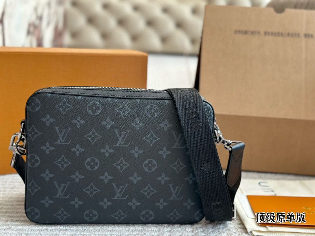 今日特価】Louis Vuitton Trio Messenger Bag ルイヴィトン