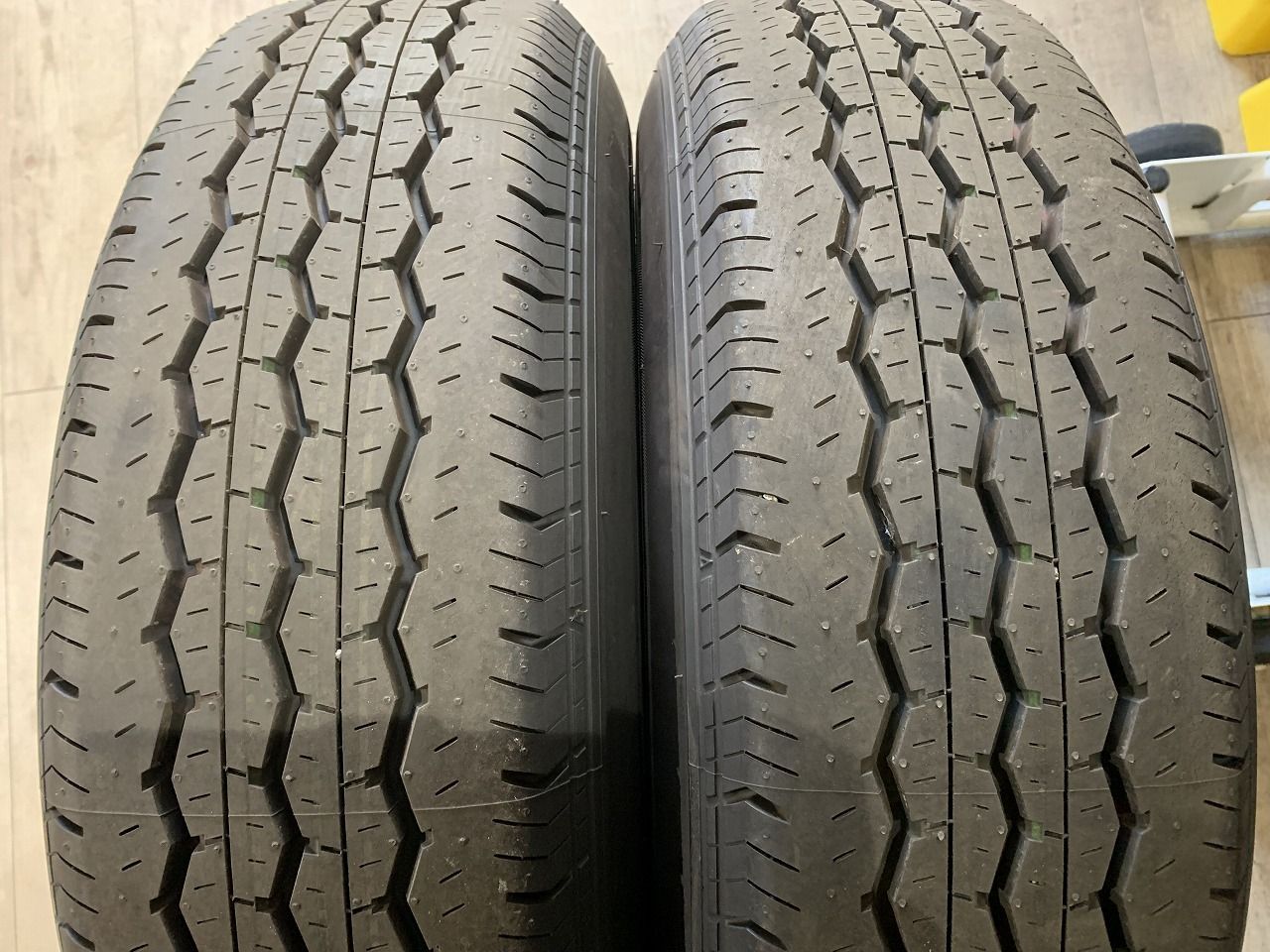 woxujingzhai様 ECOPIA RD613 15インチ1本 エコピア 送料無料 200系 ハイエース 純正 新車外し