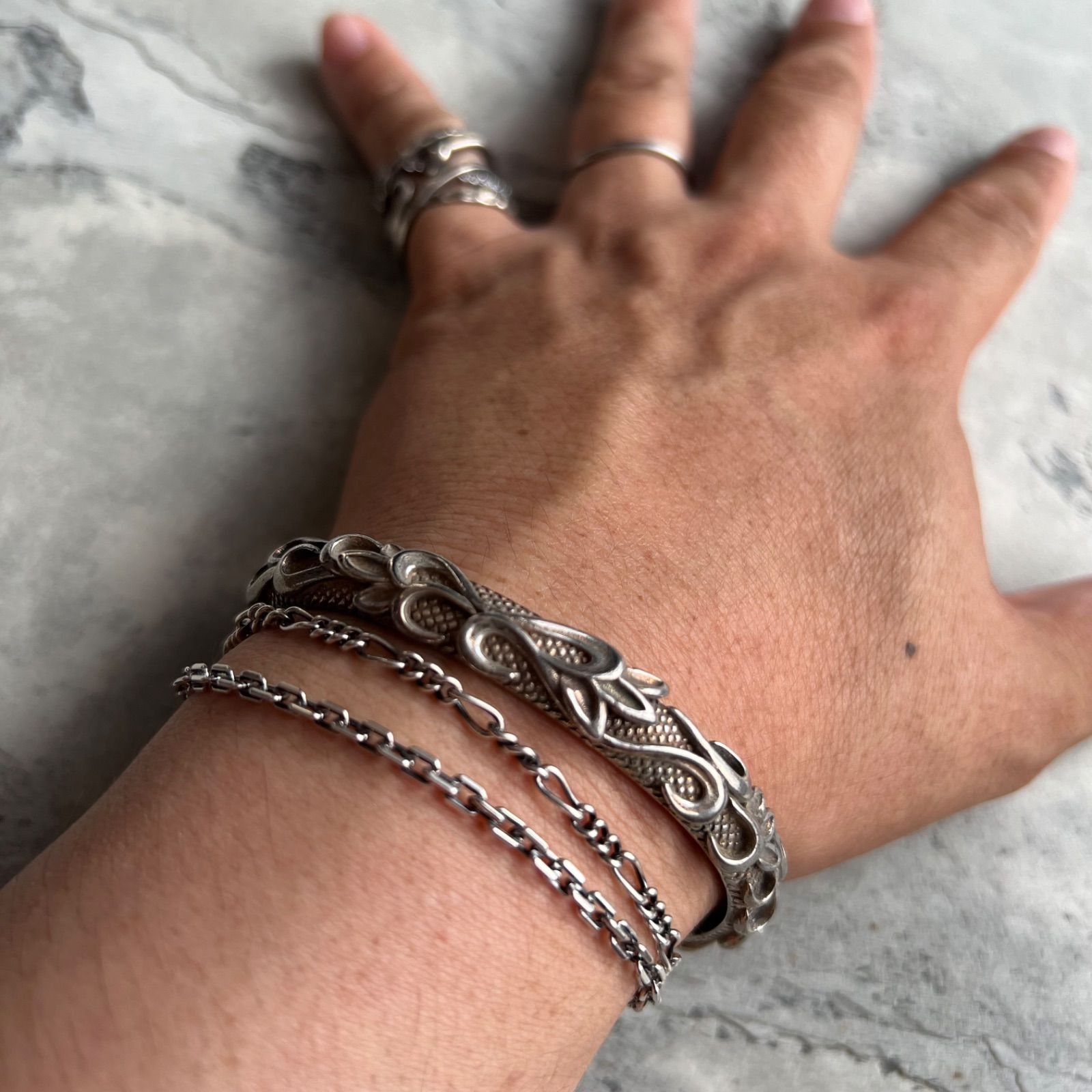 VINTAGE ヴィンテージ エンブレイスデザイン バングル ブレスレット VINTAGE ヴィンテージ エンブレイスデザイン バングル