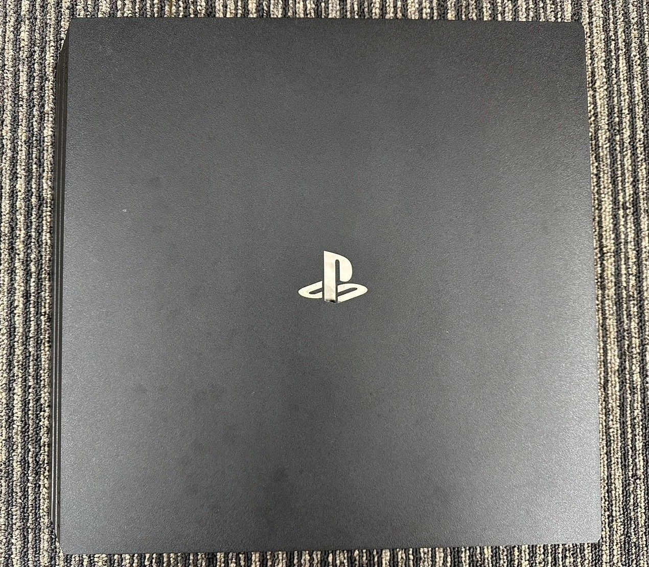 中古品】SONY ソニー PS4 Pro CUH-7100B 1TB PS4ソフトセット