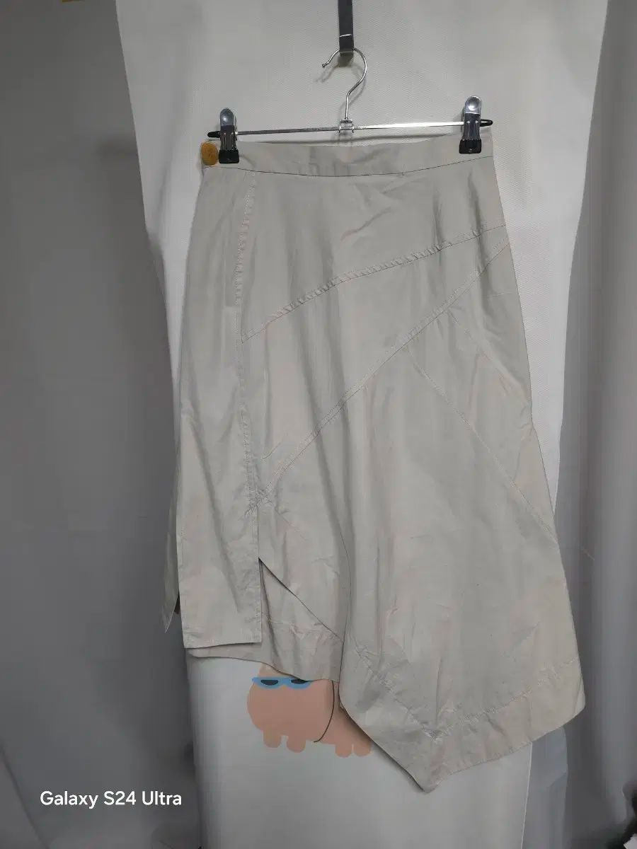 Vivienne Westwood(ヴィヴィアン・ウエストウッド) レッド