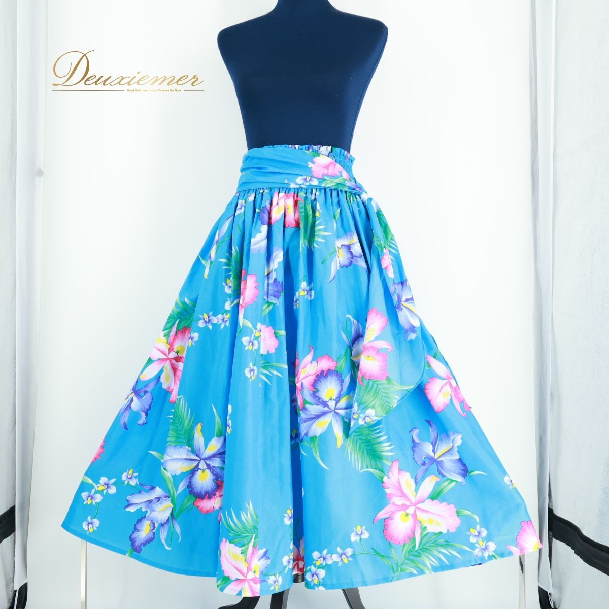 フラダンス用スカート 青系花柄 フラダンス用青色花柄スカート - メルカリ