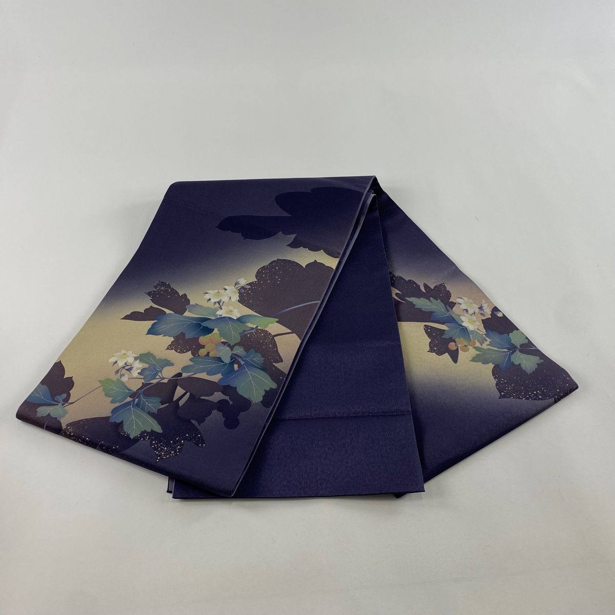 美品】 袋帯 名品 落款 やまと 草花 シルエット 金彩 ぼかし 濃紫
