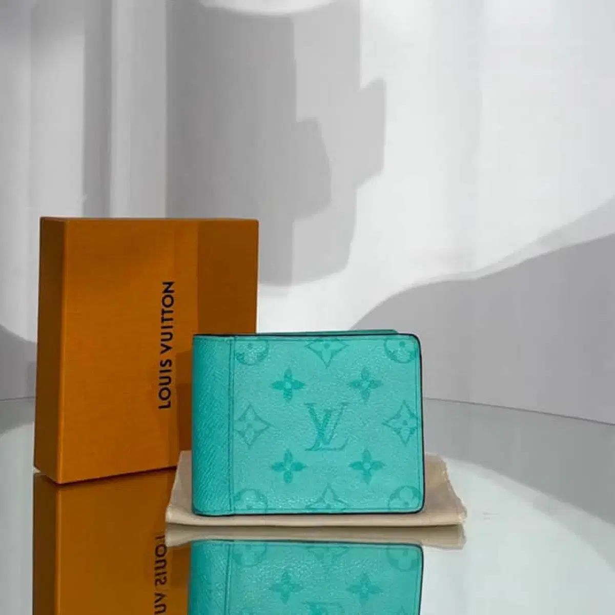 Louis Vuitton ルイヴィトン エクリプス マイアミ マルチプルウォレット