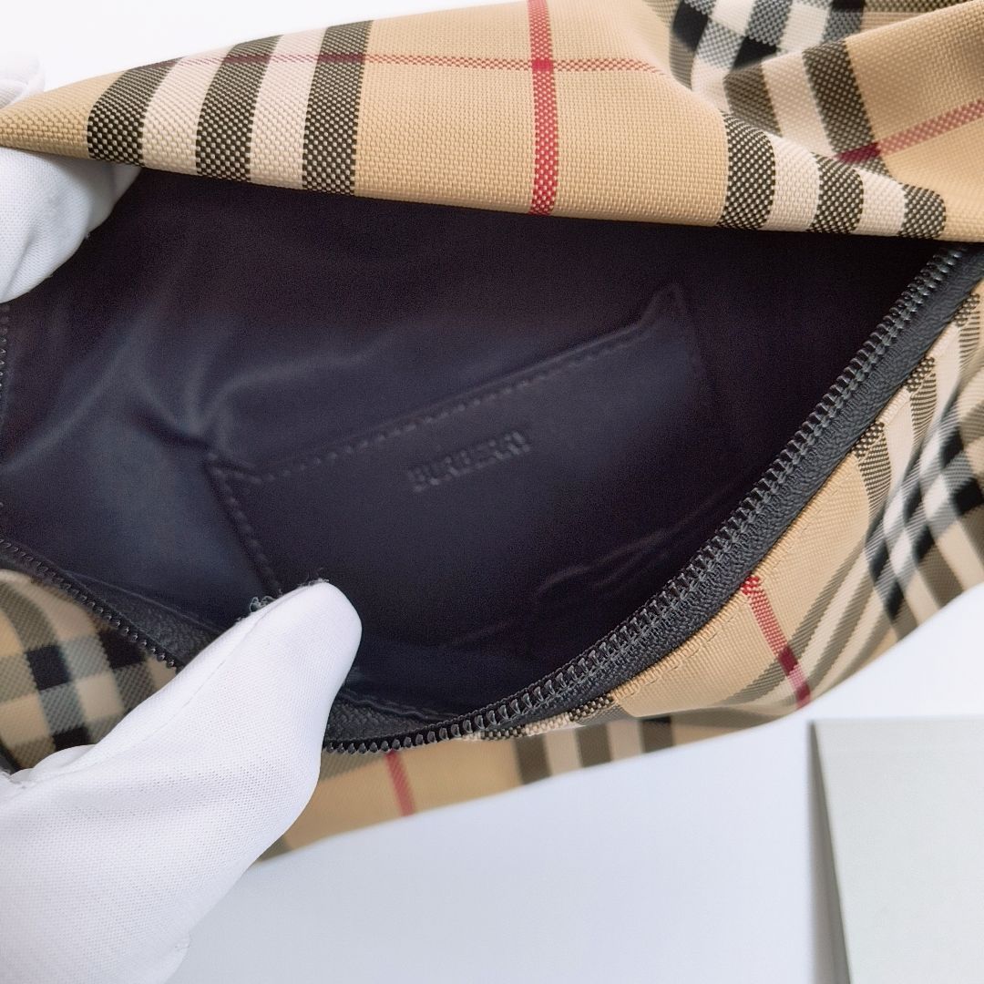 【新品未使用】BURBERRY スリム ベルトバッグ バーバリー チェック 新品未使用】BURBERRY スリム ベルトバッグ バーバリー チェック
