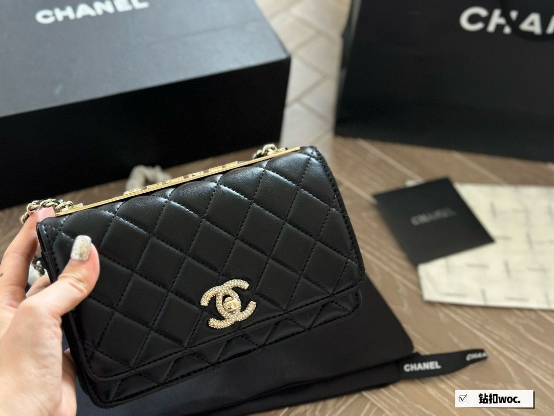 入手困難★送料込【CHANEL】トレンディ CC ソー ブラック WOC 今日特価】Chanel トレンディ WOC 財布バッグ！送料無料！在庫