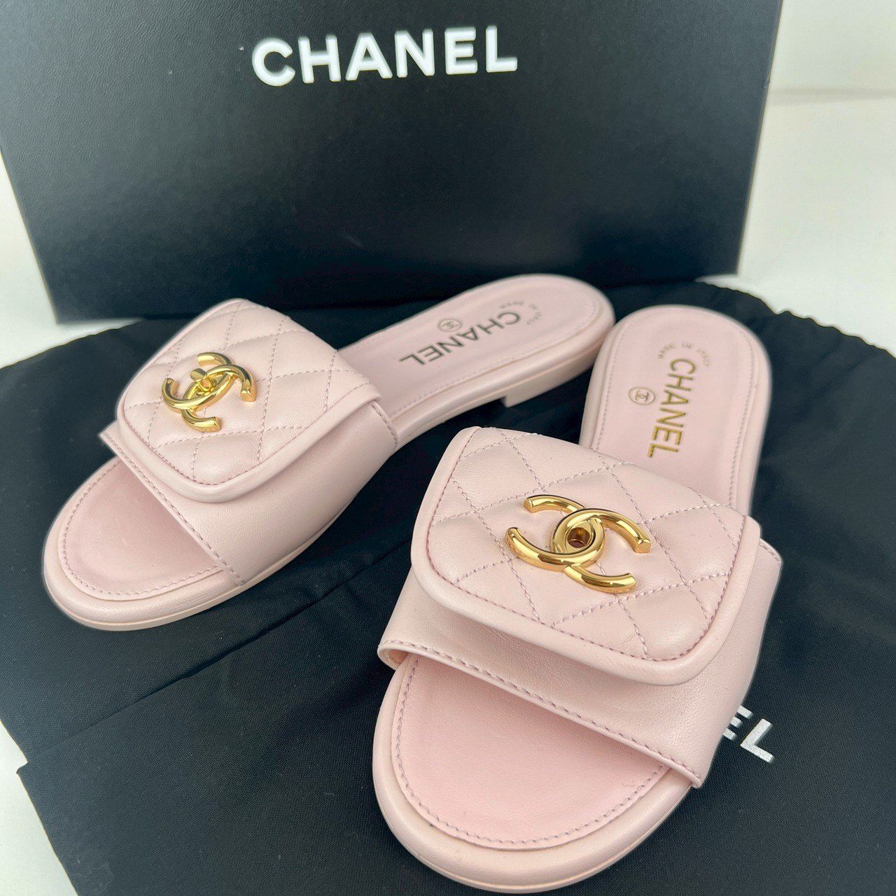 CHANEL シャネル シャネル サンダル ミュール CCロゴ キルティングビーチサンダル ラムスキン Pink ピンク ビーチサンダル
