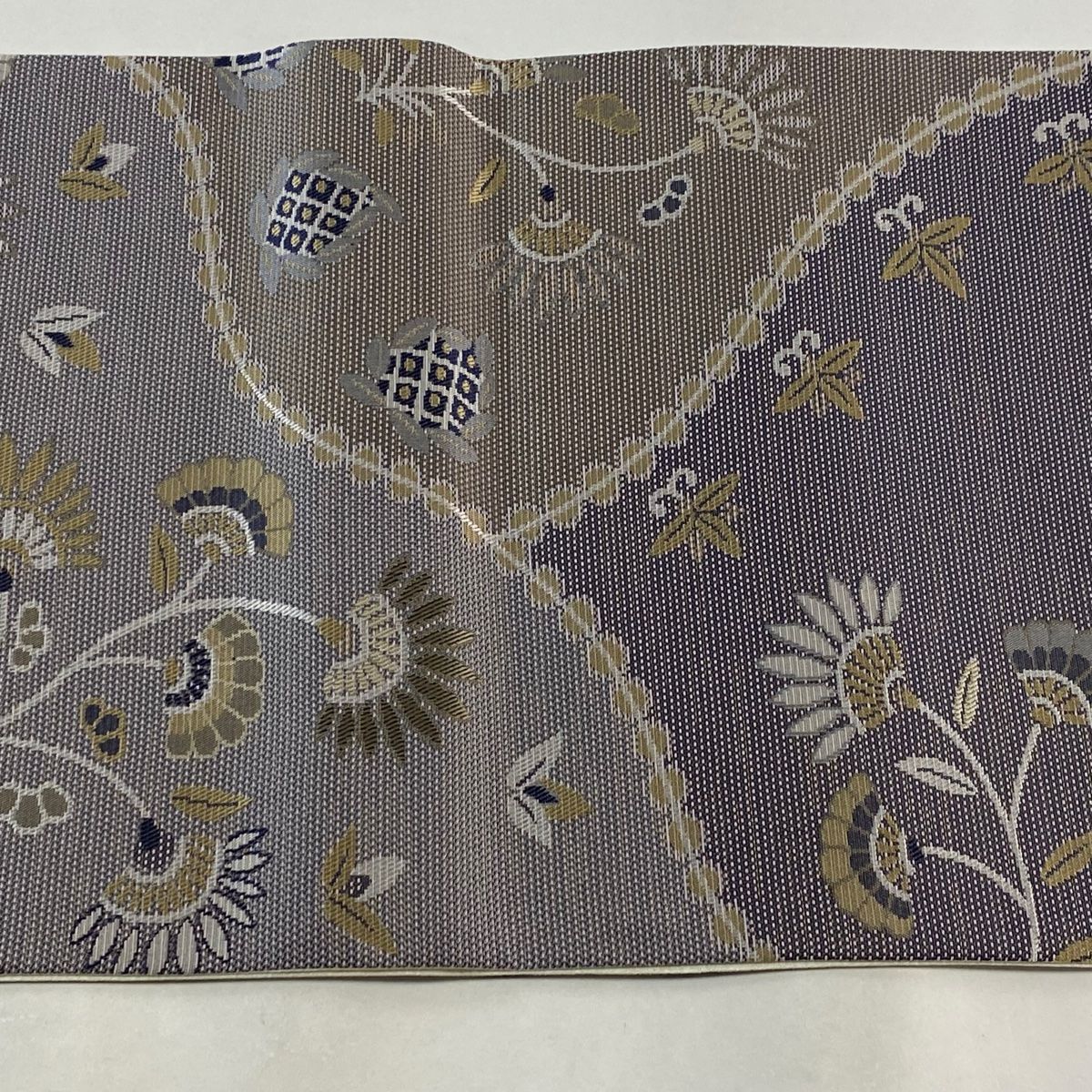 袋帯 美品 秀品 華文 花唐草 箔 灰色 全通 正絹 【中古】 - メルカリ