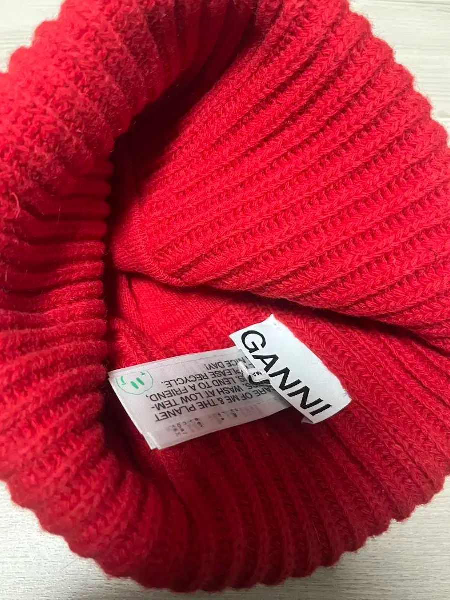 GANNI(ガニー) GANNI レッド ニット ビーニー いいね レドラ 可愛いですね 着用回数 5 1