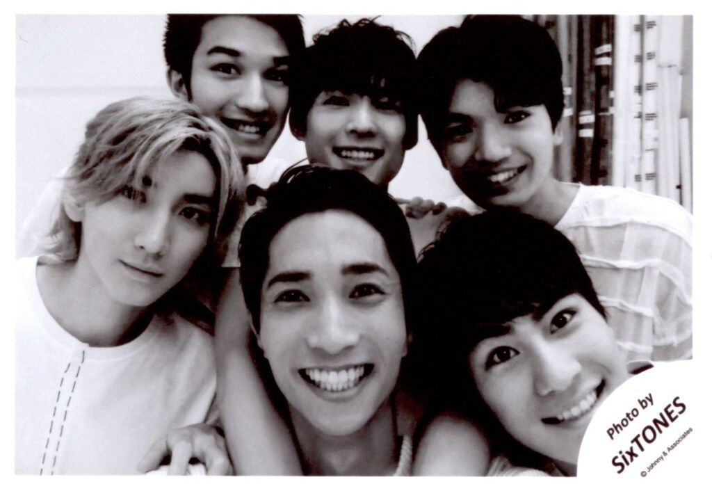 SixTONES生写真 SixTONES 18年 セルフィー企画 集合 公式写真 *1枚 - メルカリ