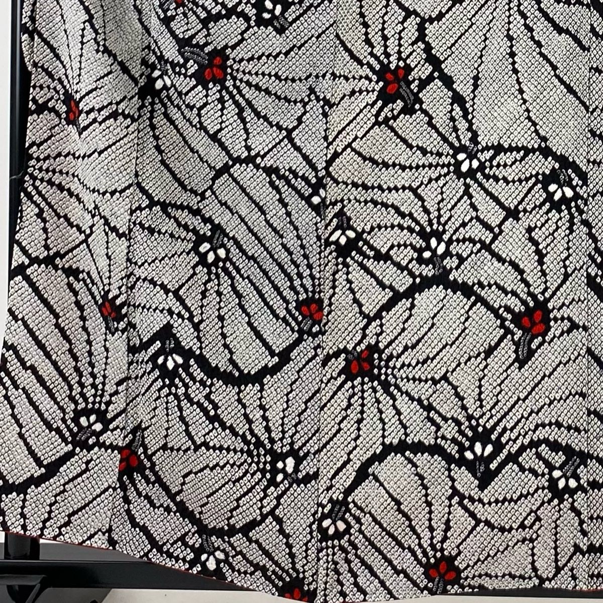 振袖 身丈158cm 裄丈67cm M 袷 花柄 総絞り 黒 正絹