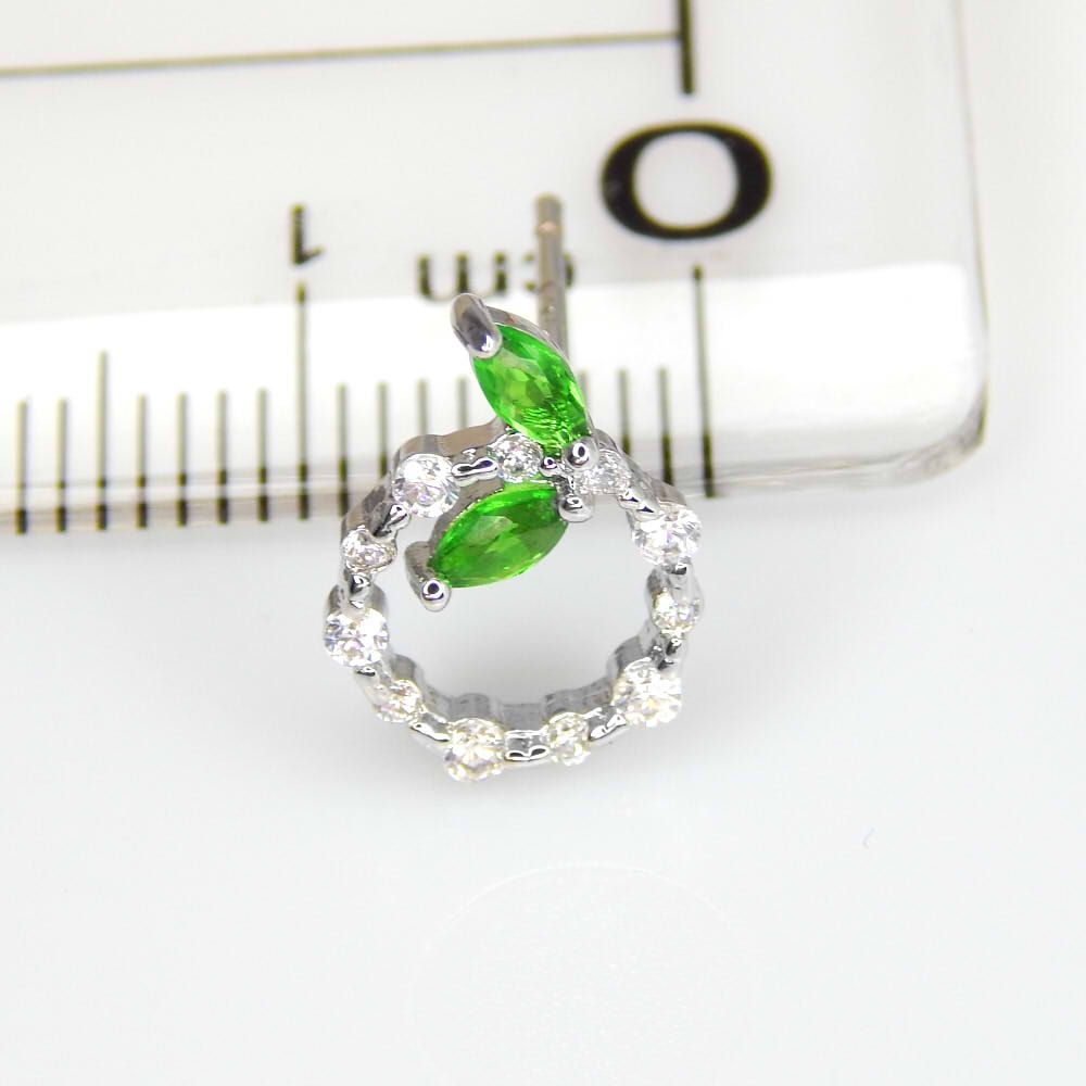025A♦【売約済み】ピアス　エメラルド　CZダイヤ　SV925　シルバー 025A♢【売約済み】ピアス エメラルド CZダイヤ SV925 シルバー