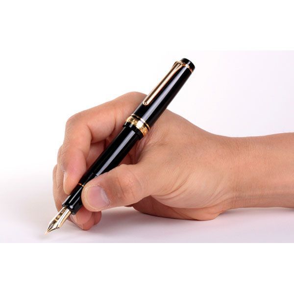 セーラー万年筆 万年筆 プロフェショナルギア 金 中細 ブラック 11-2036-320 4901680116066