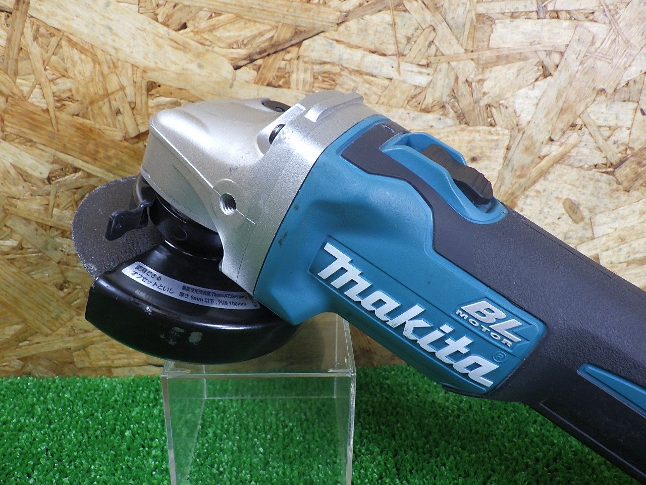 きれいな品 マキタ ディスクグラインダー 18V GA404DN 本体のみ 品