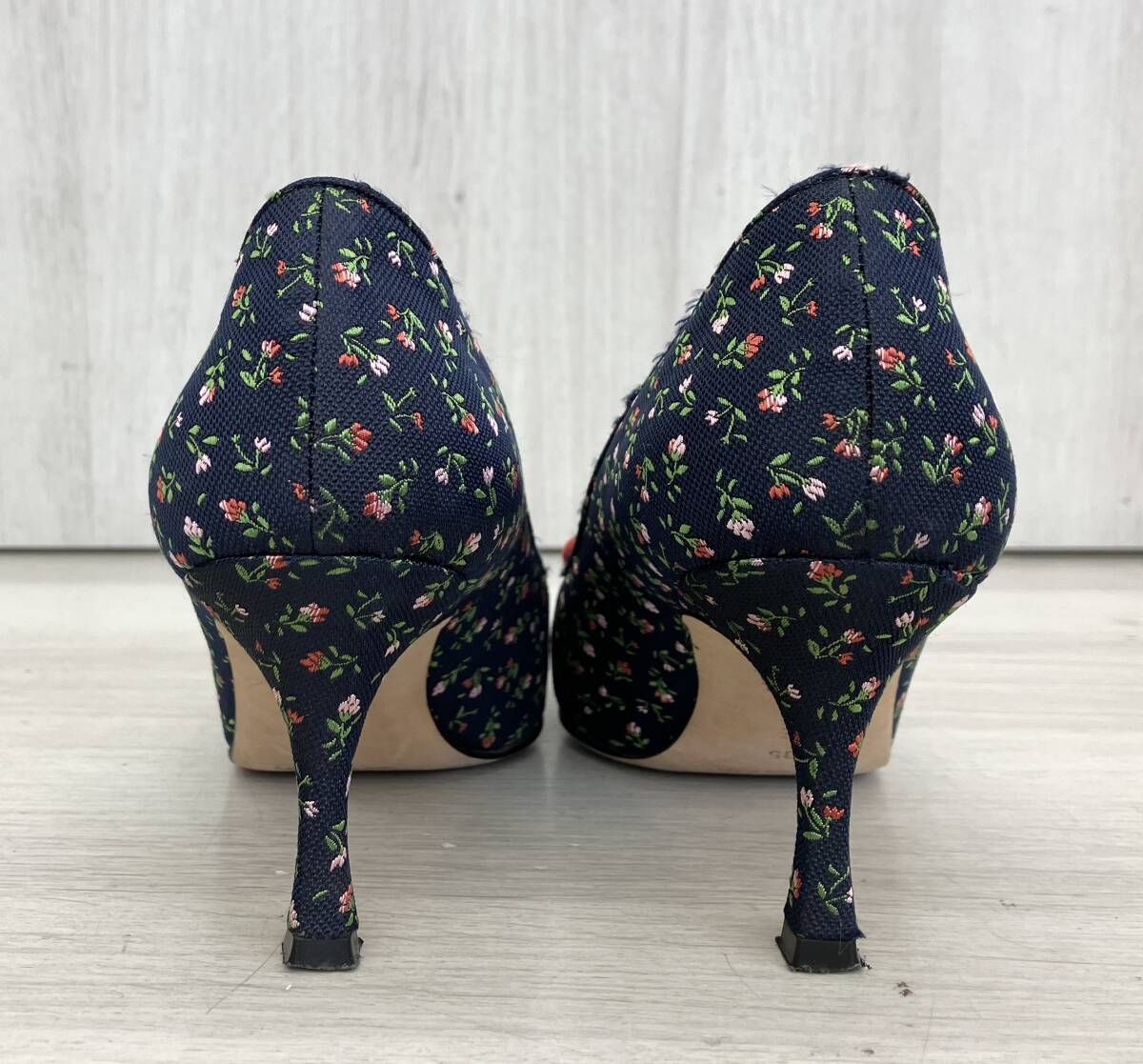 blahnik マノロブラニク