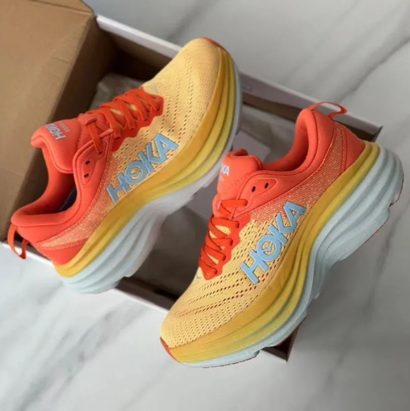 美品 ホカオネオネ ボンダイ 8 HOKA ONE ONE BONDI 8 ランニングシューズ スニーカー メンズレディース