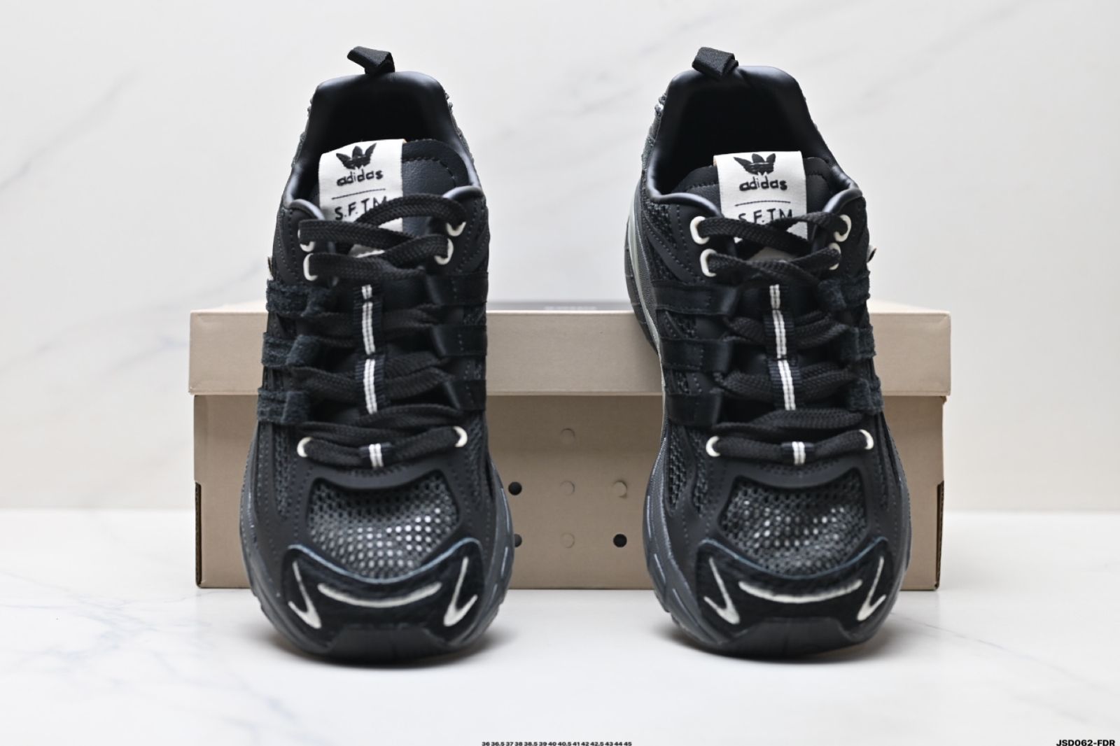 Adidas Adistar Cushion Sftm アディダス 滑り止め耐磨耗