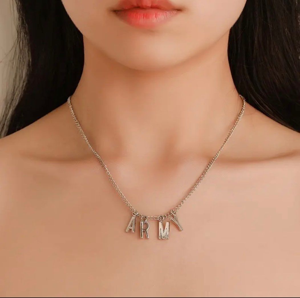 BTS 防弾少年団　ネックレス　ジミン BTS ジミンが愛用している月のネックレスが日本でも発売決定