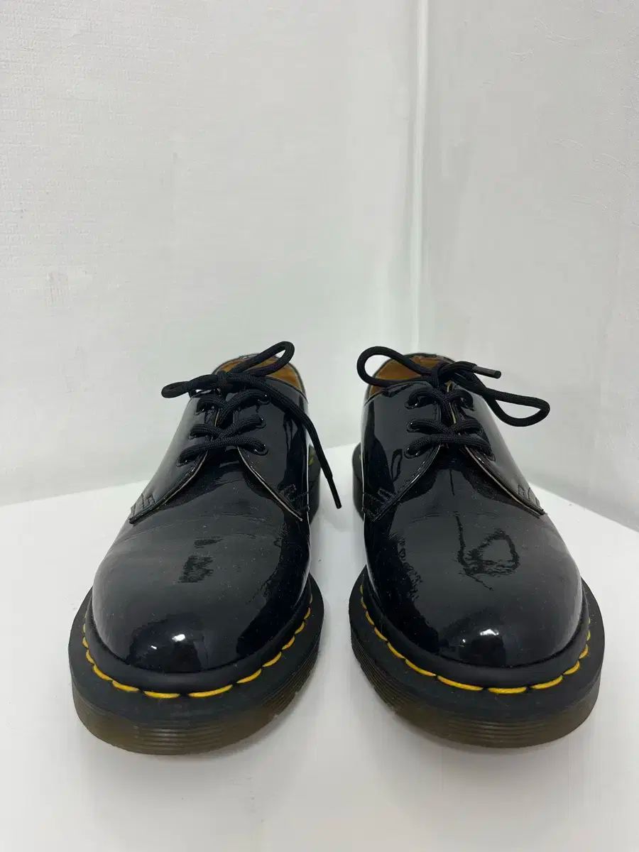Dr. Martens 黒 ベルト 光沢 正規品 DR. MARTENS(ドクターマーチン) 1461 3 笏 ペンダント