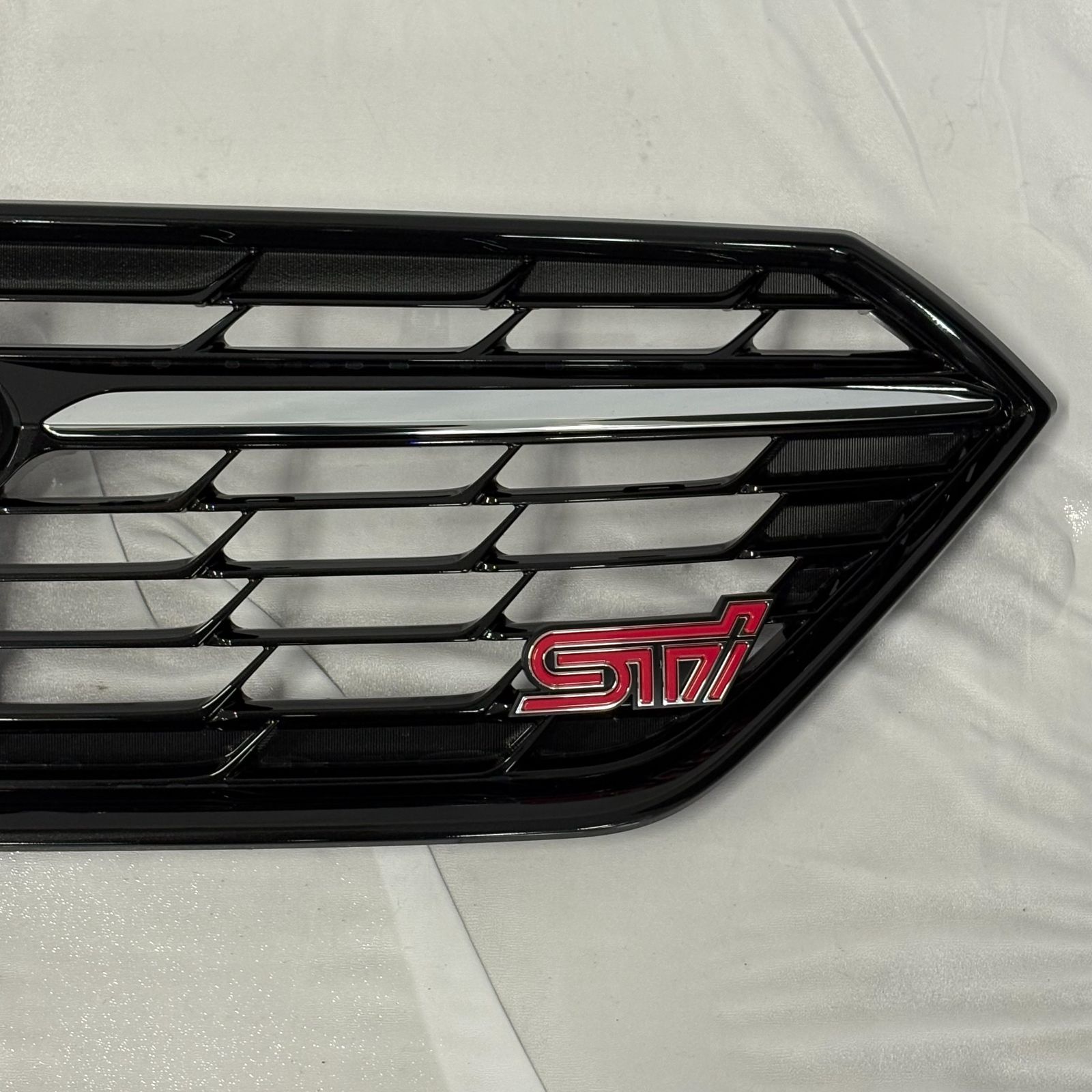 美品 SUBARU レヴォーグ VN5 ドライカーボン製 フロントグリル 