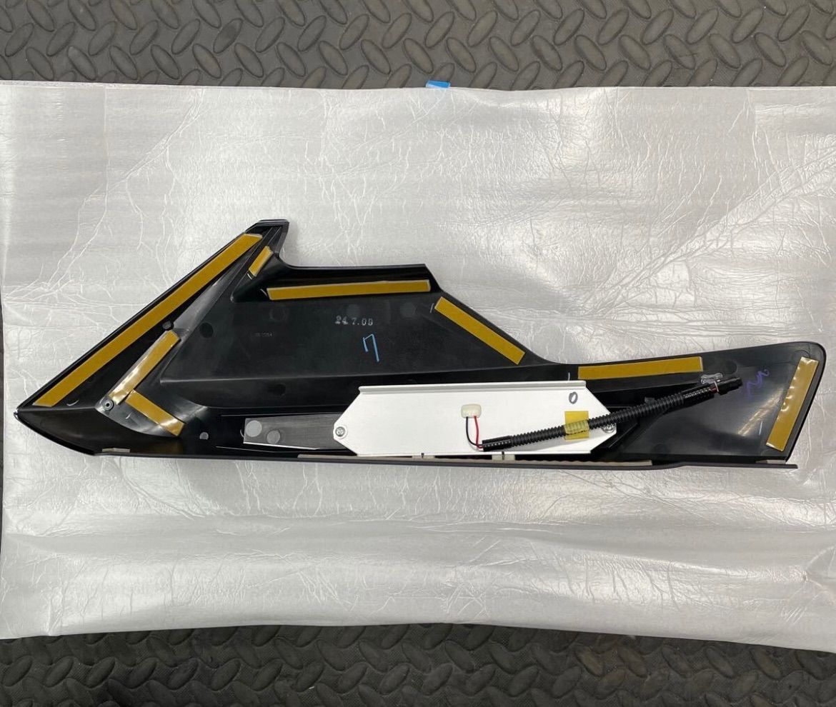 正規品 新品 MODELLISTA モデリスタ 50 プリウス 前期 フロント 右
