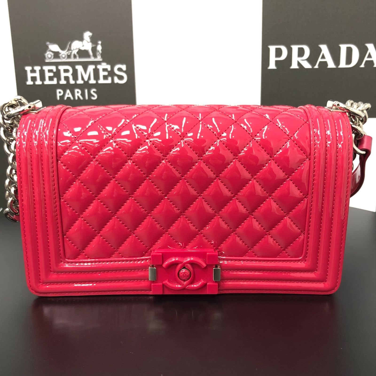 お値下げ！CHANEL ボーイシャネル チェーンショルダーバッグ エナメル 