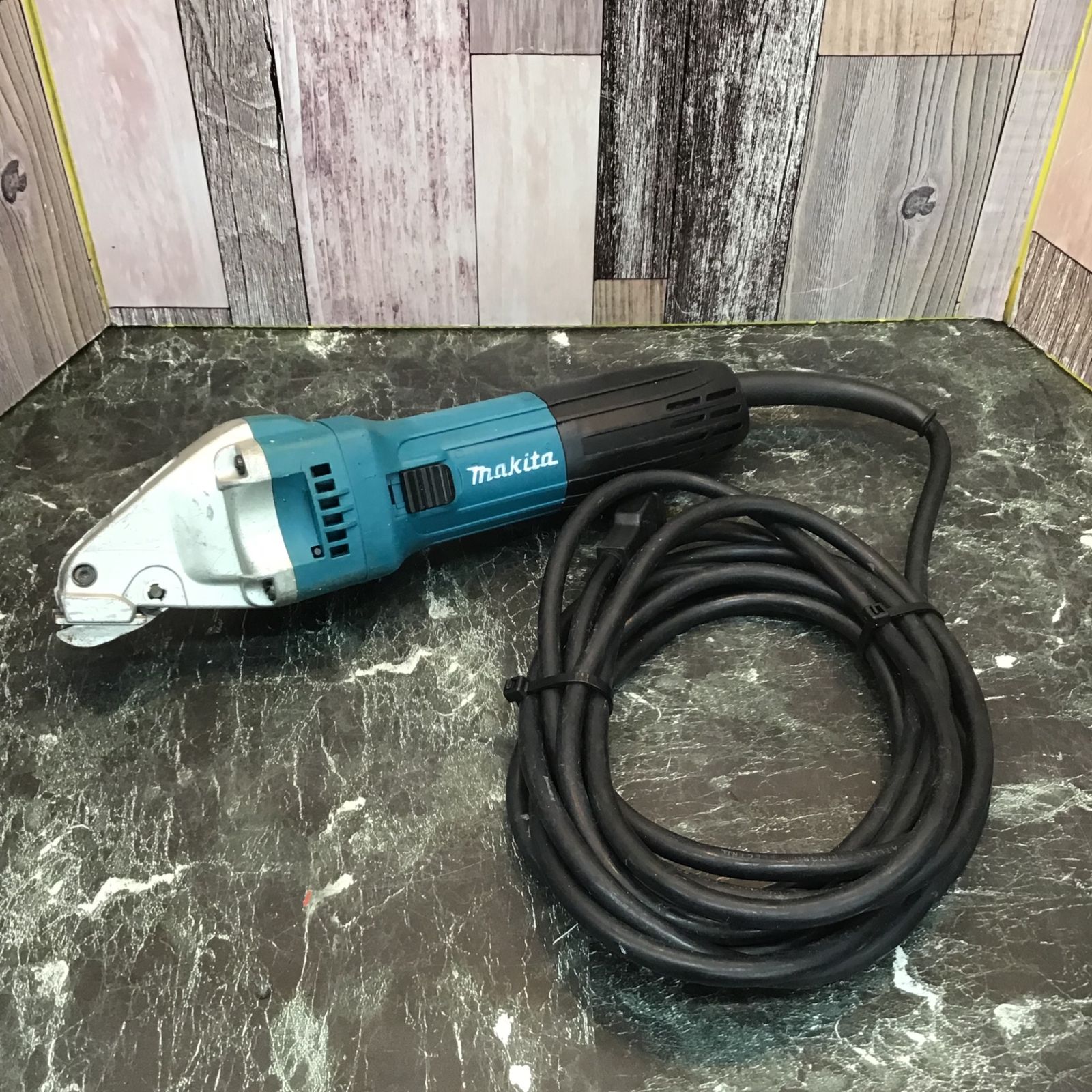 ☆マキタ(makita) ストレートシャー JS1601【八潮店】 - メルカリ ☆マキタ(makita) ストレートシャー JS1601【八潮店】 - メルカリ