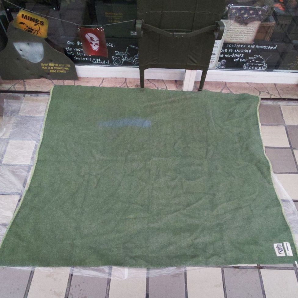 ・陸上自衛隊　毛布　使用感有ります 陸上自衛隊実物】毛布1種(2枚セット) メルカリ - その他