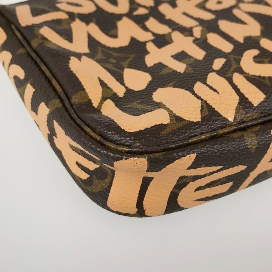 ルイ・ヴィトン LOUIS VUITTON モノグラム グラフィティ ポシェット  