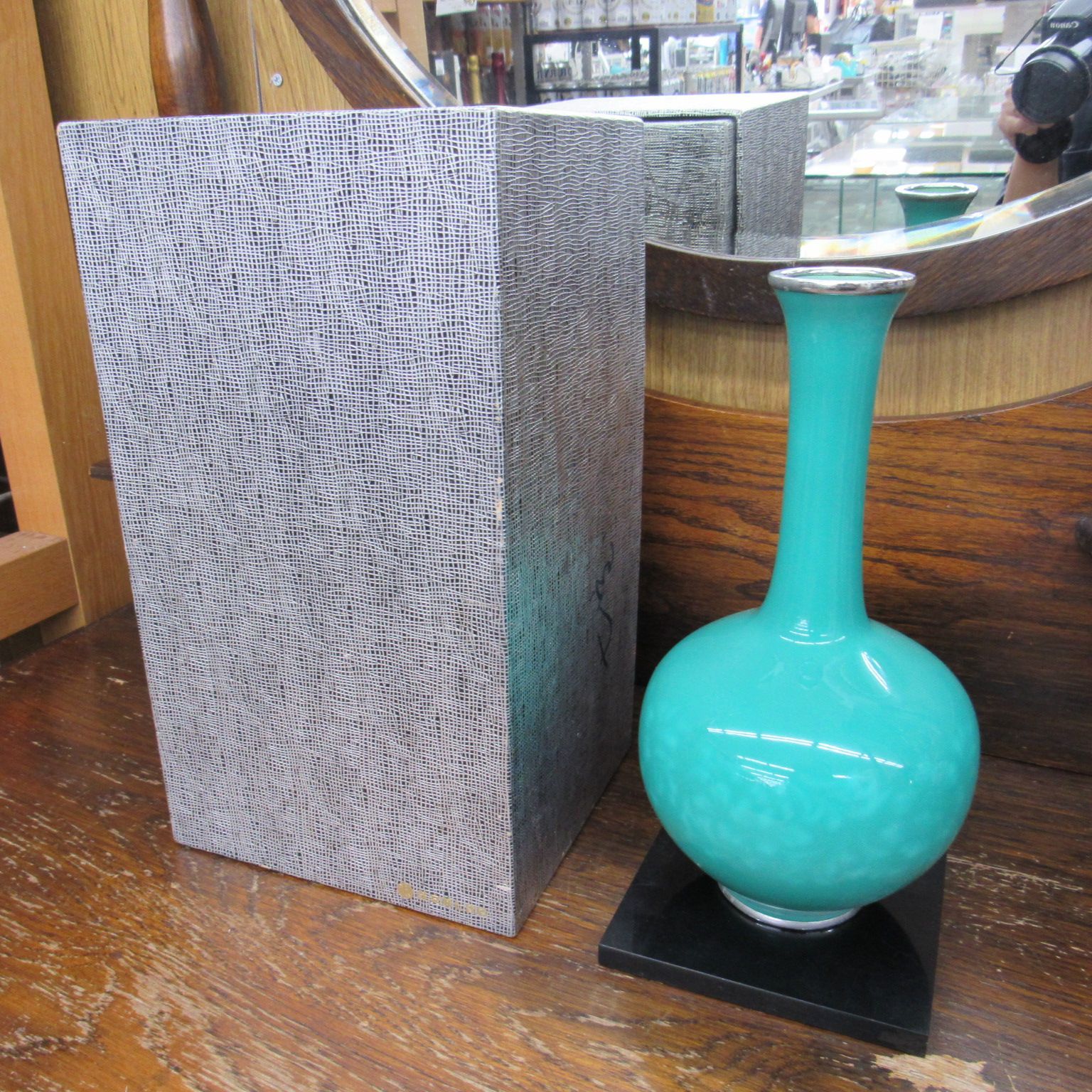 安堂七宝翡翠色花瓶 未使用 七宝焼 翡翠郡鶴文花瓶 安藤七宝店 グリーン カワセミ