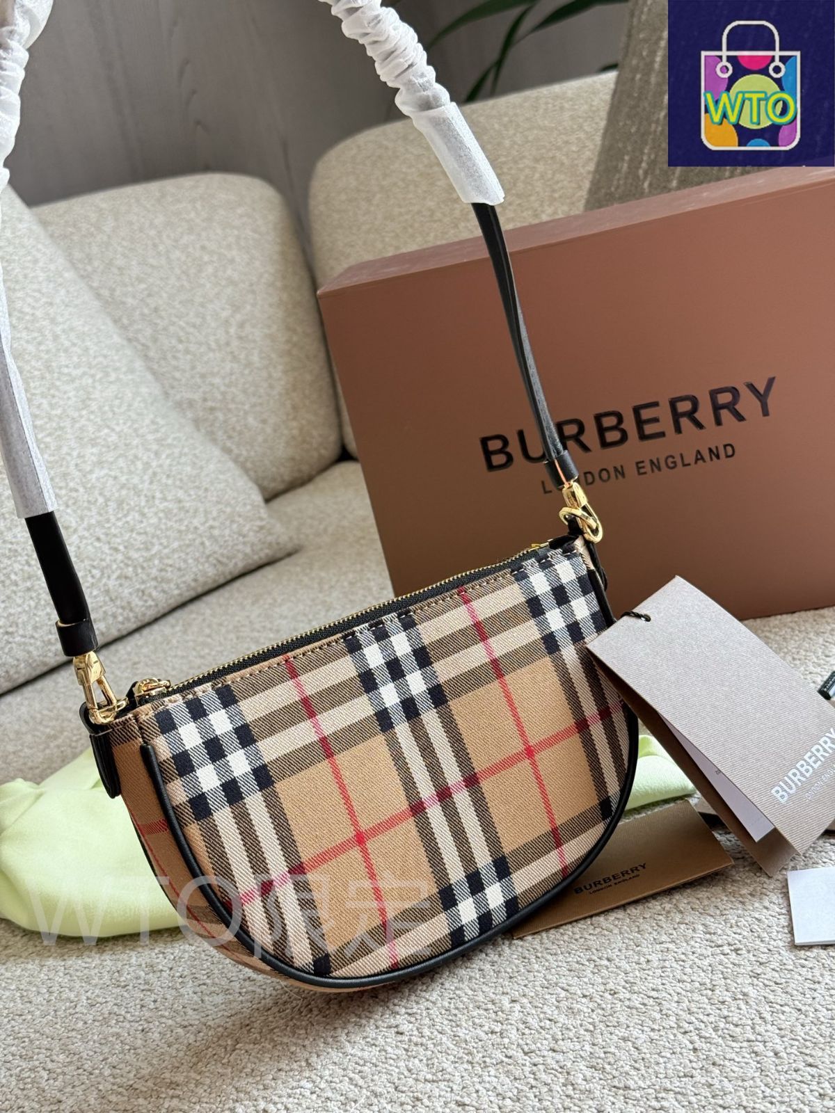 今日WTO】Burberry Olympia Half - Moon Bag・バーバリー