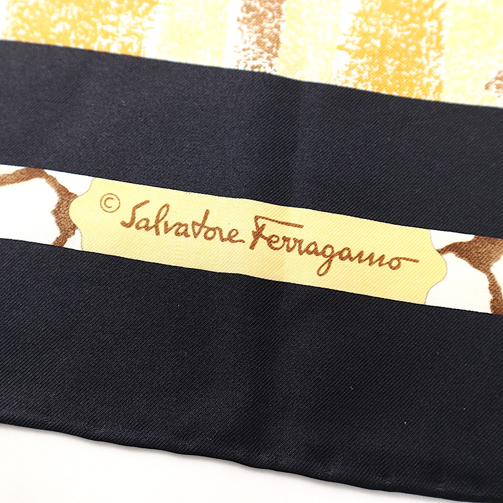サルヴァトーレフェラガモ Salvatore Ferragamo シルク スカーフ 大判