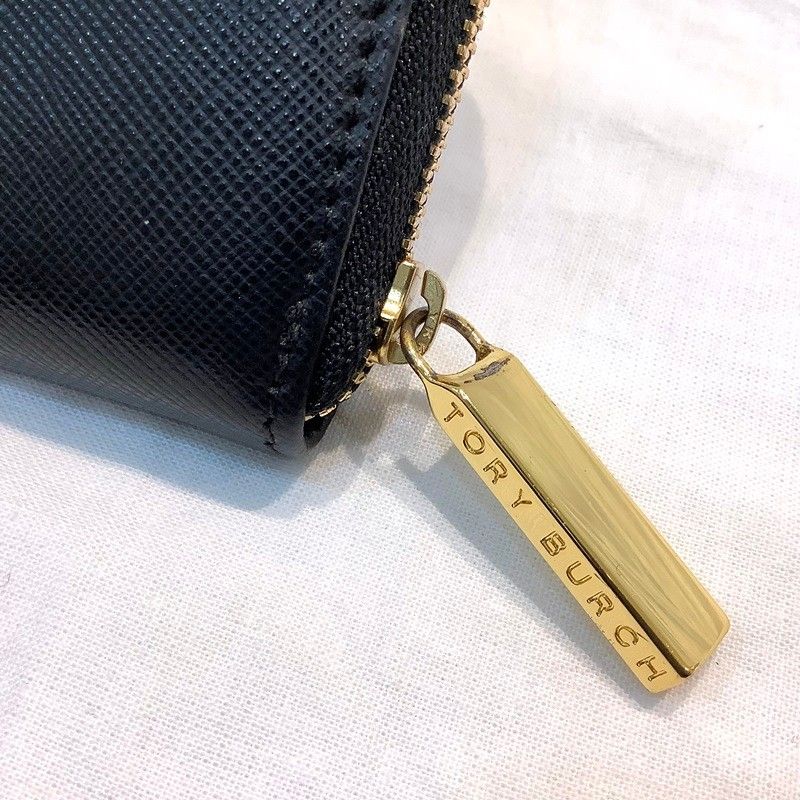 トリーバーチ（TORY BURCH） キーリング付きラウンドファスナーコインケース　カード入れ　小銭入れ　ブラック 【中古】KB-8776