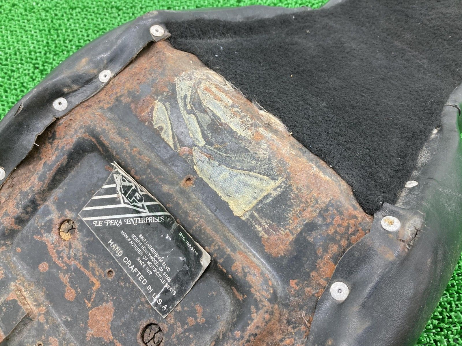 ラペラ製FX FLH シート 社外 中古 バイク 部品 ハーレー ショベル 4速