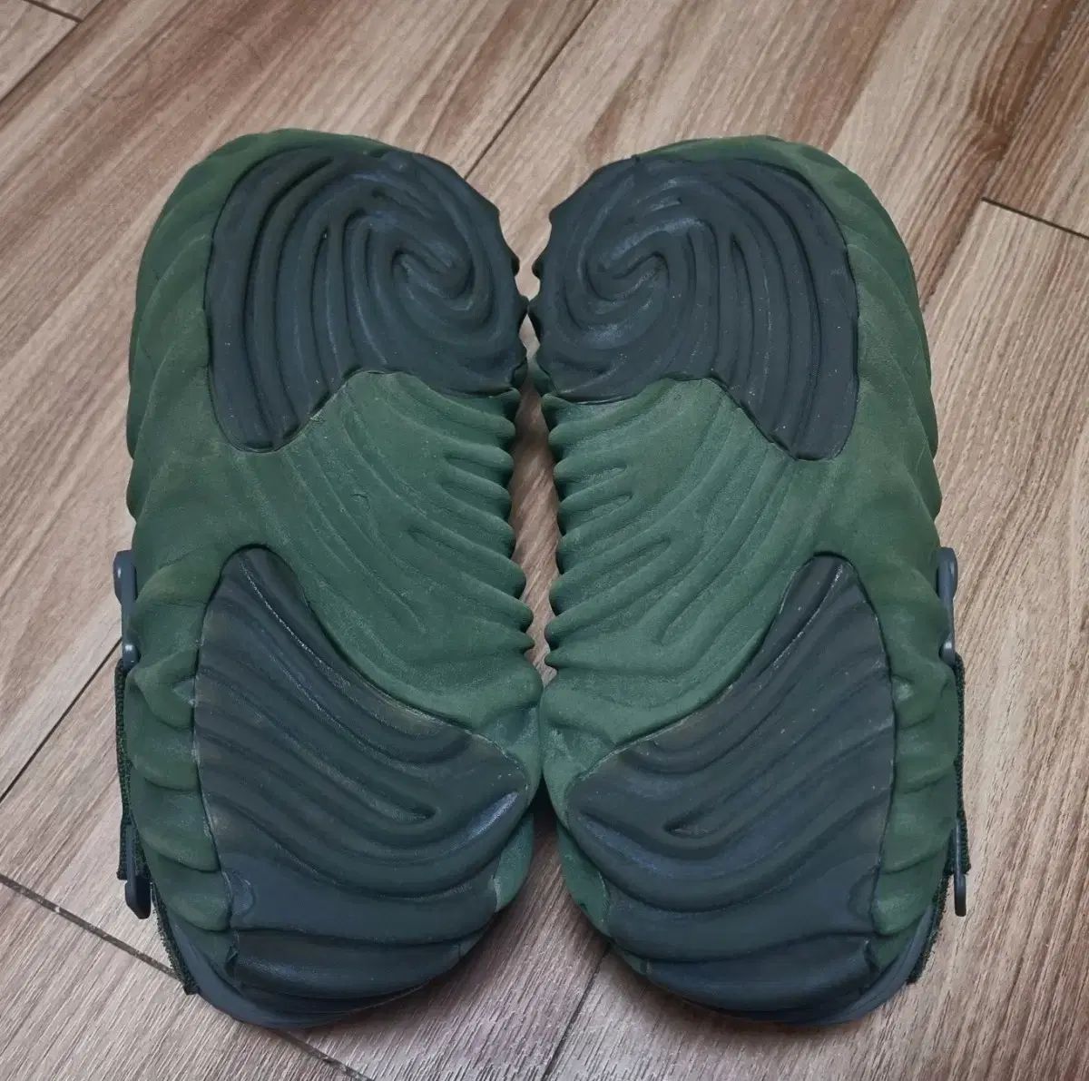 crocs クロックス