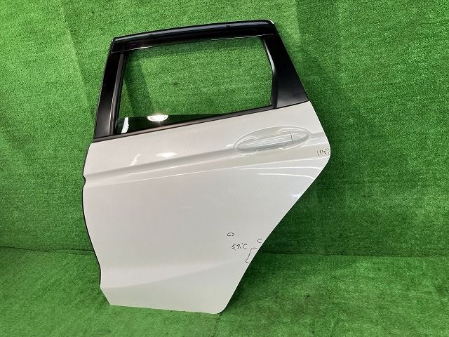 シャトル GP8 左リアドア ハイブリッド ホンダセンシング 4WD アサヒ M2L3 67550-TAR-306ZZ NH883P