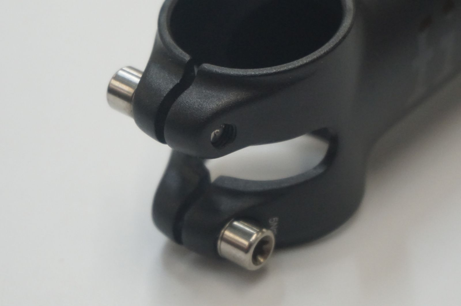 fi'zi:k fizik フィジーク Cyrano R1 ハンドル ステム