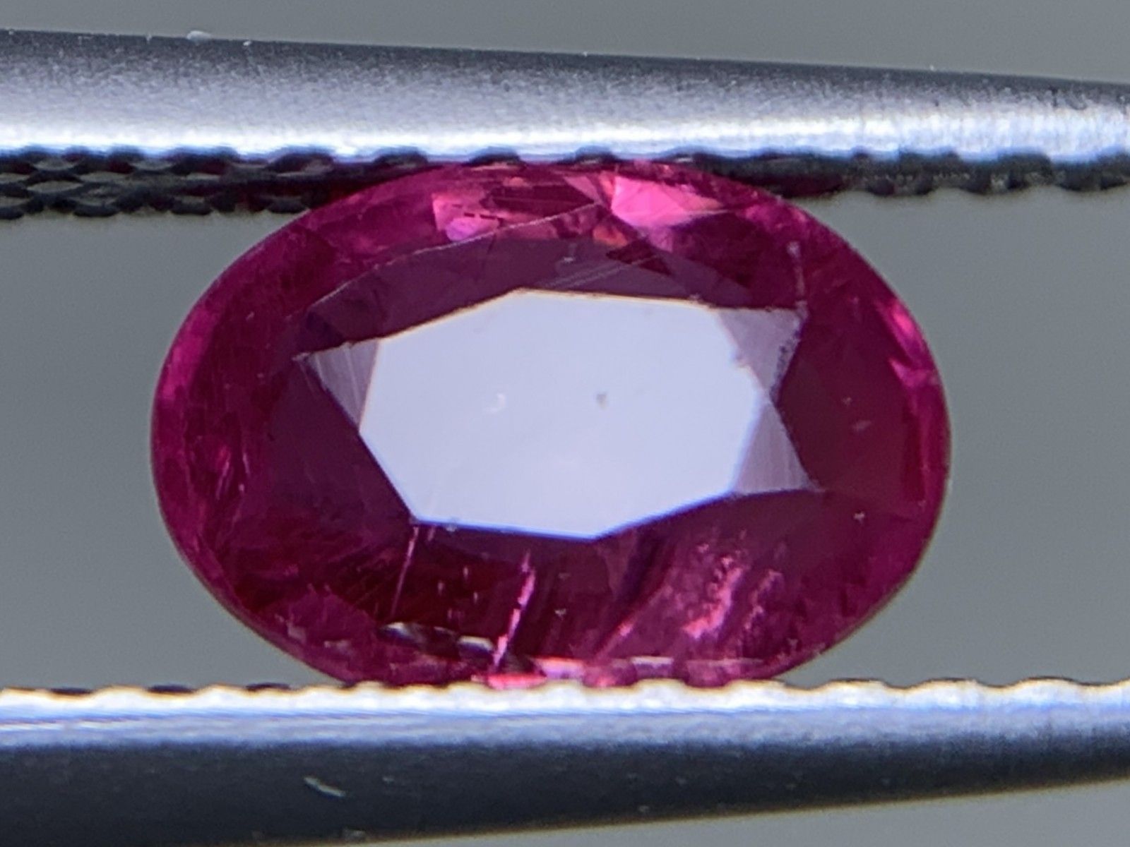 ルビー 天然 1.163ct 中央宝石ソーティング付き 7.04㎜×5.11