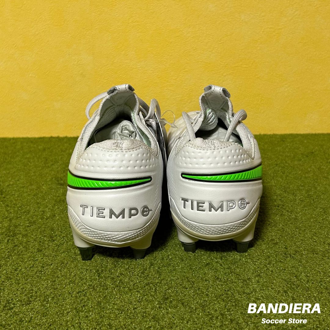 新品・未使用】NIKE ナイキ サッカースパイク ティエンポ レジェンド 8 