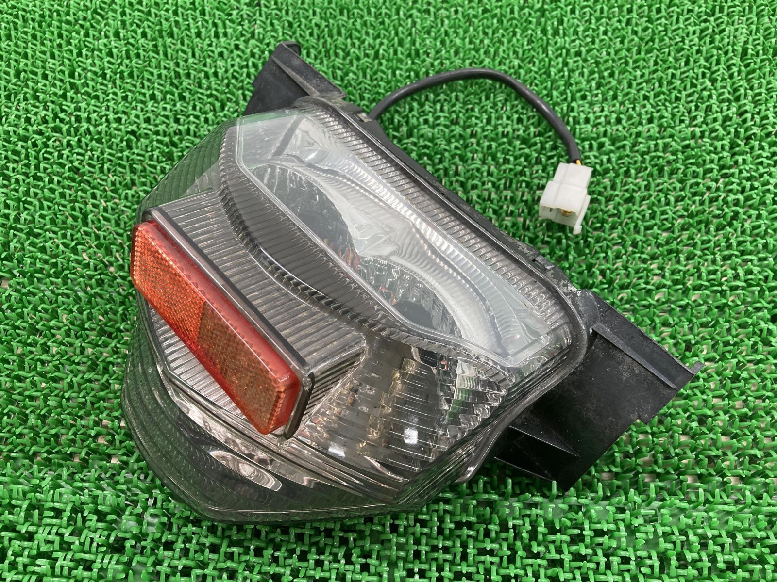 GSX1400 テールランプ 社外 中古 バイク 部品 クリアレンズ LED 割れ 