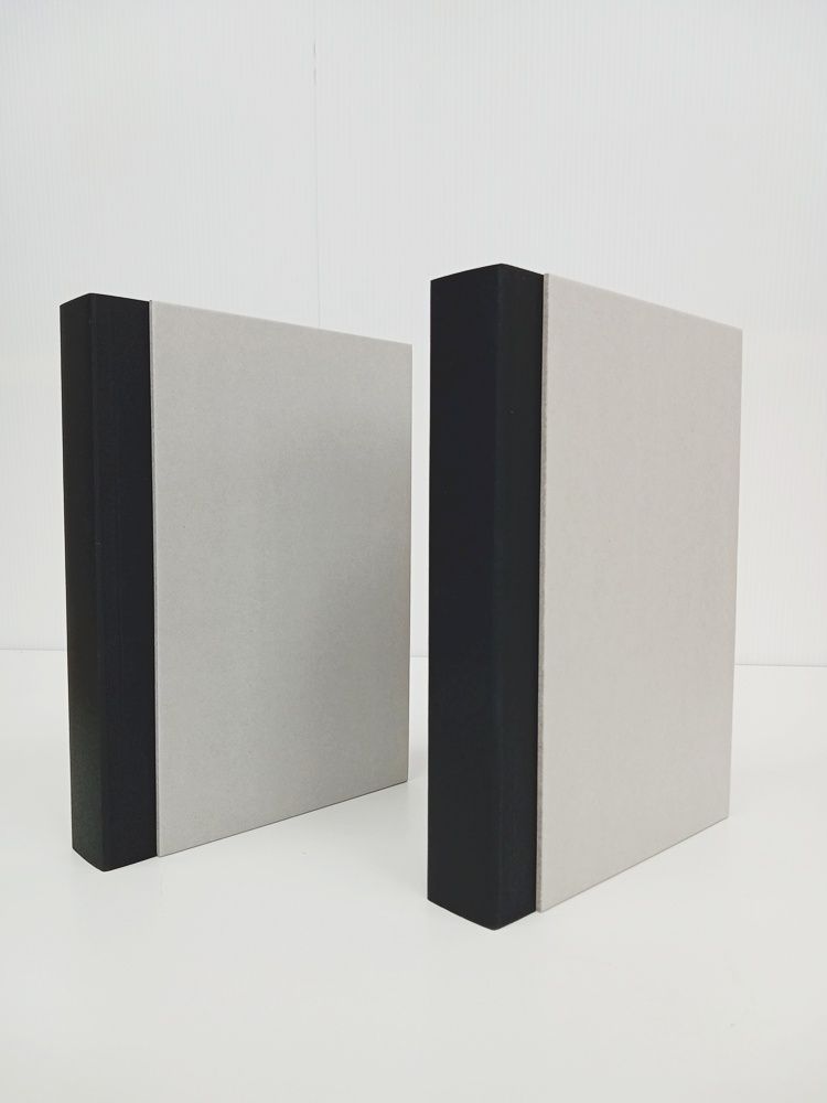 シアン 特装版 稲葉浩志作品集 シアン[特装版]」稲葉浩志 [ノンフィクション] - KADOKAWA