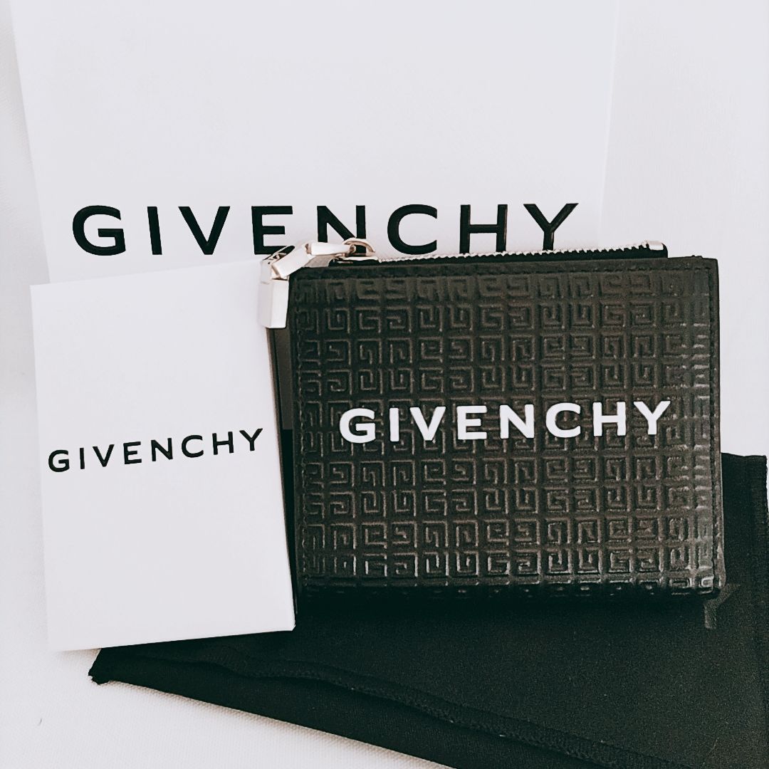 GIVENCHY】 ジバンシィ 4G チェーン付き レザーウォレット 【公式通販】