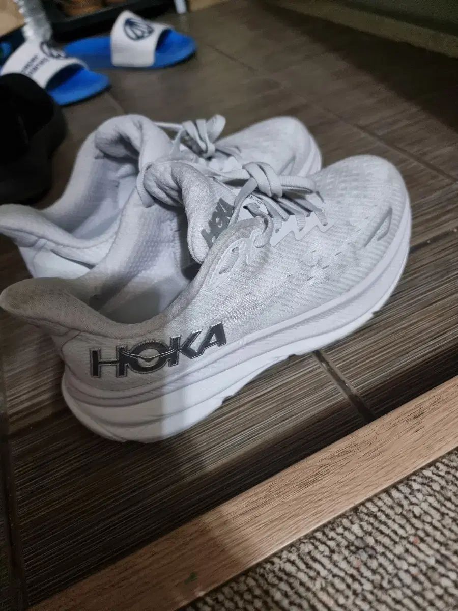 HOKA ONE ONE ホカオネオネ クリフトン 9 235