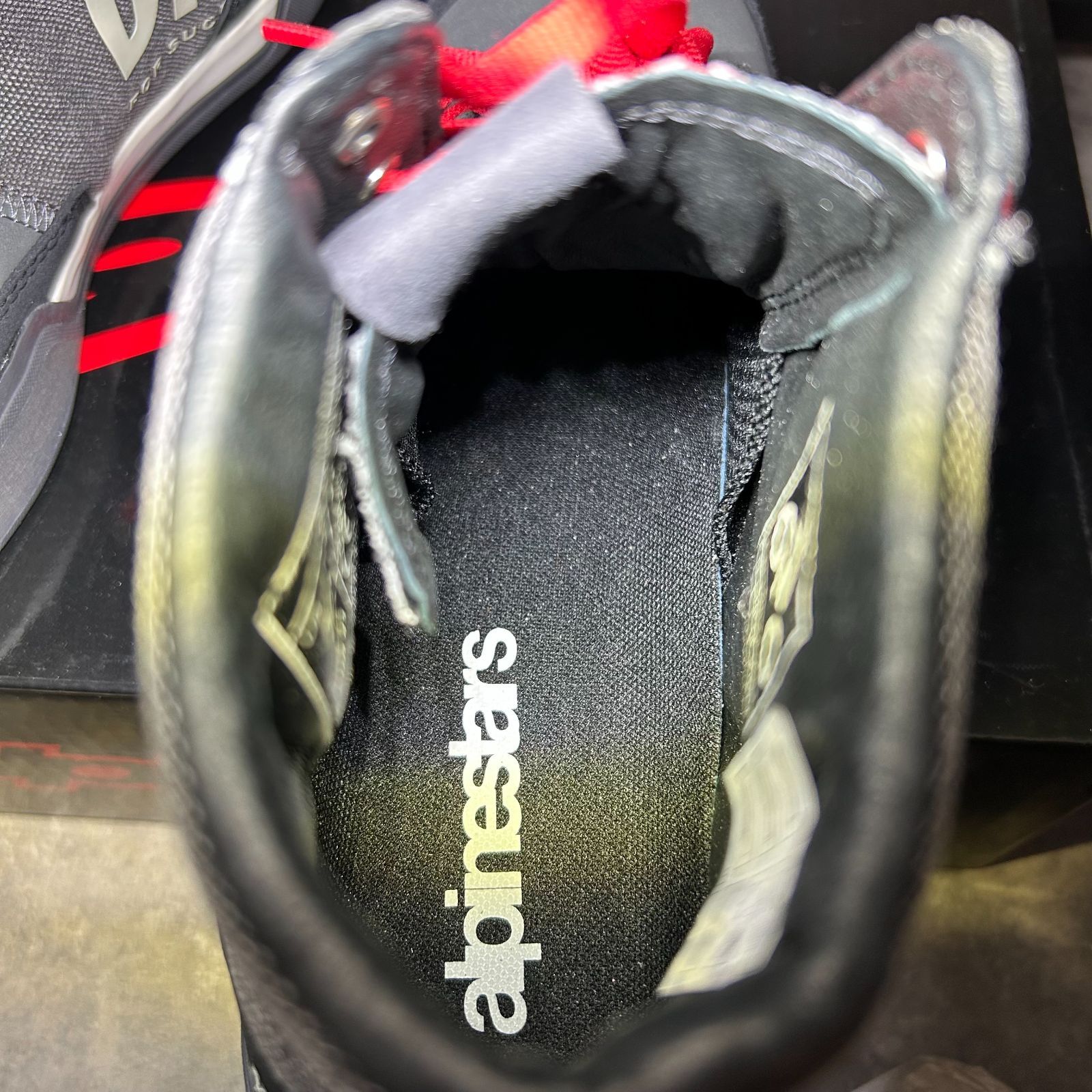 ライディングシューズ