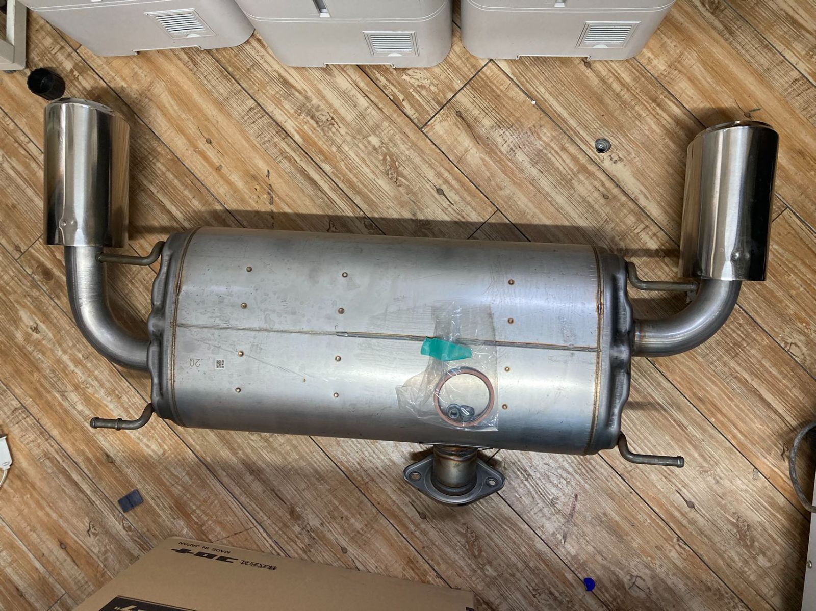 GR86 新車外し ステンレススチール マフラー 新車外し】トヨタ GR86 マフラー gr86 - メルカリ