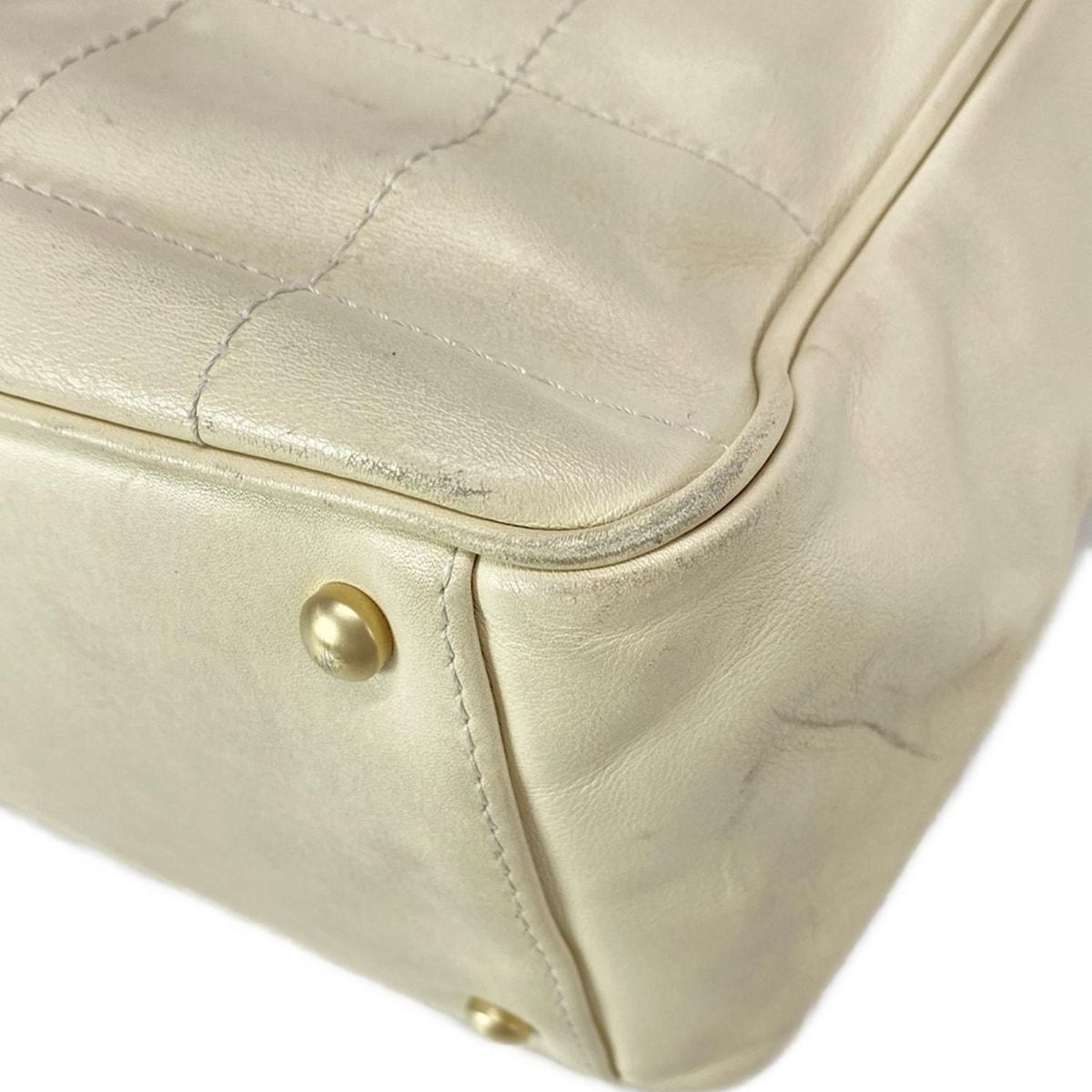 ベージュ マットゴールド金具