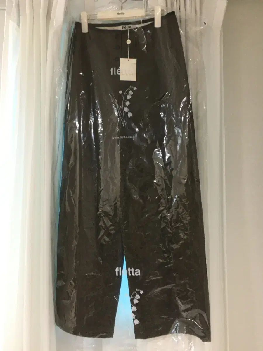 【新品未使用】タグ付き　LOHEN DRAWCORD CHINO PANTS38 新品未使用】タグ付き LOHEN DRAWCORD CHINO PANTS38（【2025SS