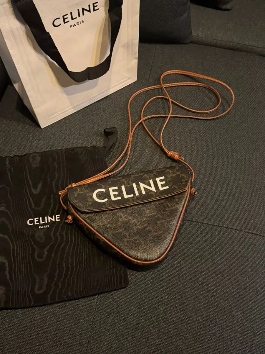 Celine セリーヌ トリオンフ トライアングルバッグ バッグ