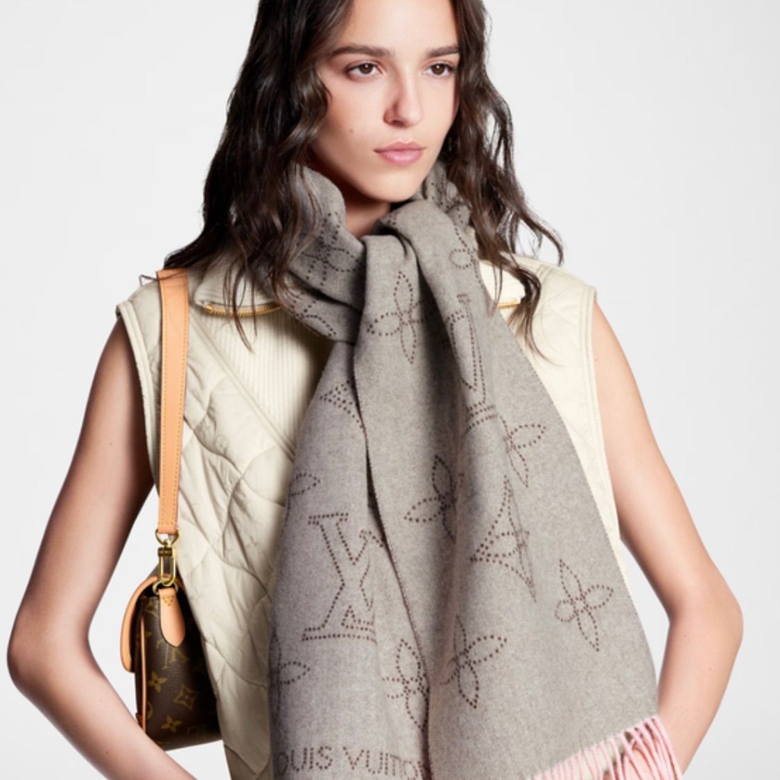 ルイヴィトン　バンドー　スカーフ　モノグラム 新品未使用】ルイヴィトン スカーフ バンドー フライトモード マヒナ